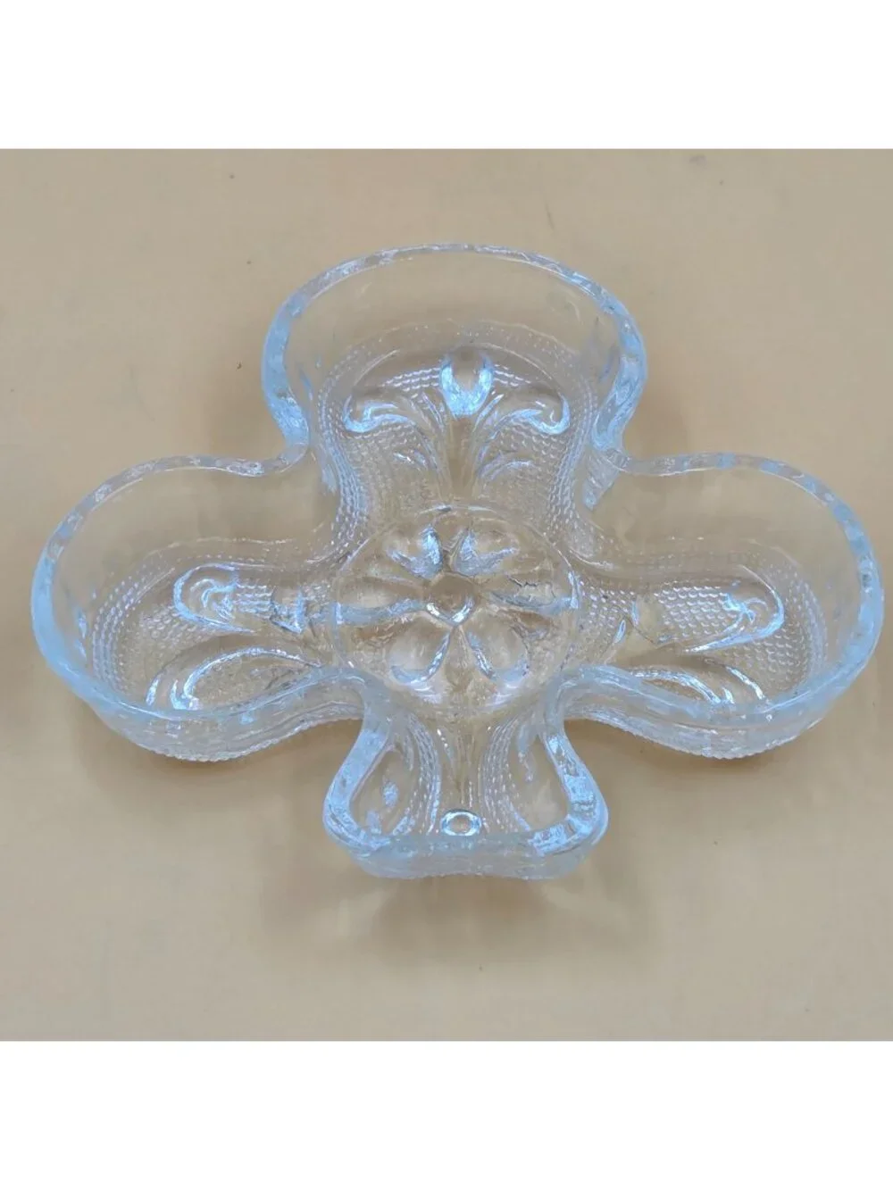 Tiara Indiana Glass Sandwich Clear Club Shamrock Dish Set of 3 Vintage
